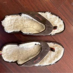 Reef Sherpa lined flip flops